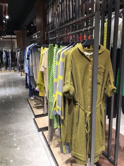 品牌折扣女裝批發(fā) 掛板樣板為何“貴”在那一塊錢？